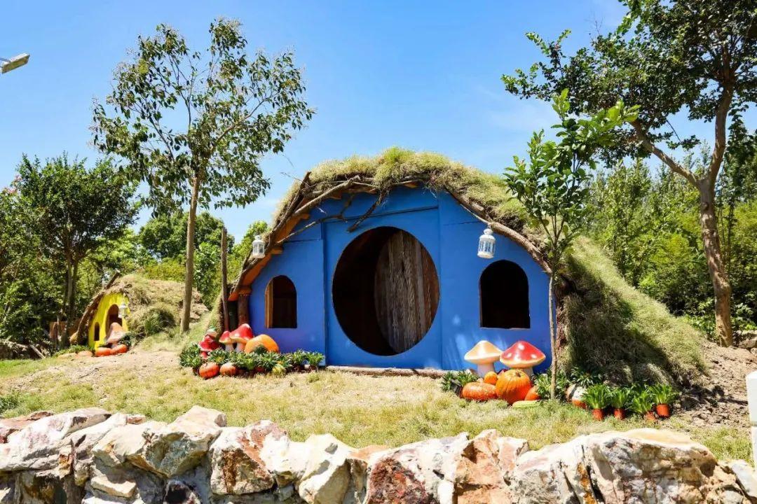 金山藏着一个霍比特小屋仿佛进入了电影中的童话世界