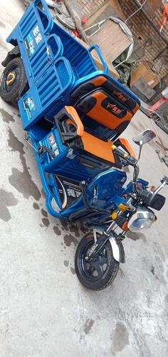 金彭三轮电动车