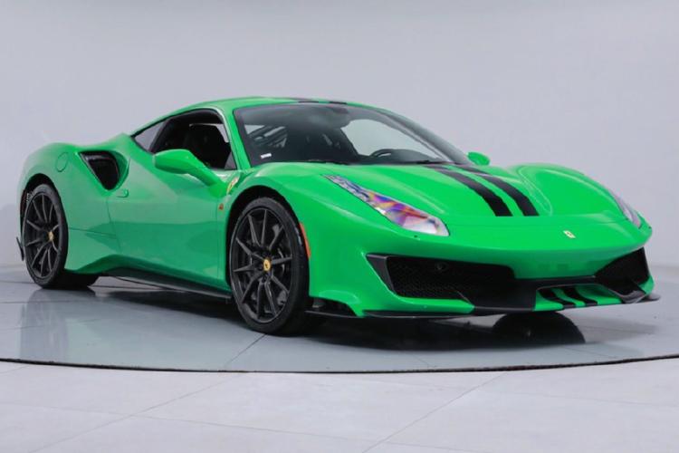 赛车化的设计 奢华的运动气场 法拉利488 pista 绿色涂装很拉风