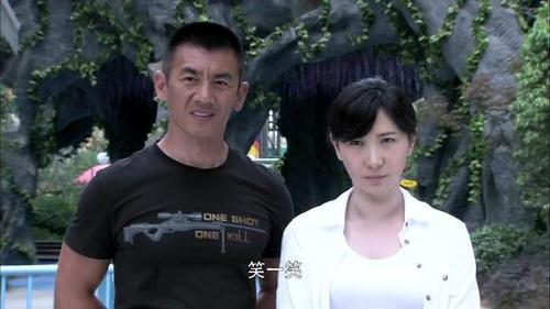 特警力量:龙头跟前妻同框拍照,这表情没谁了,不要太尴尬