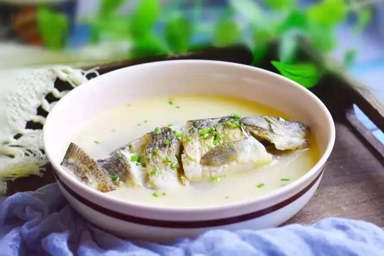 砂仁鲫鱼汤