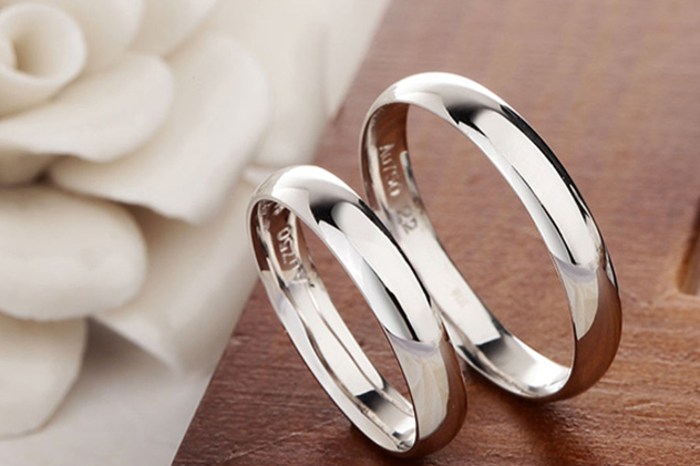白金戒指什么牌子的好