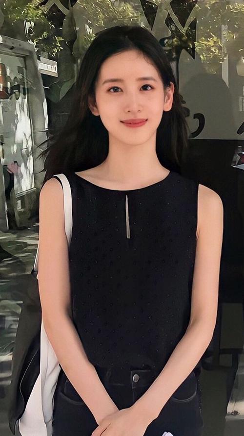 27岁章泽天身材照火上热搜这美背杀是认真的吗太显气质了