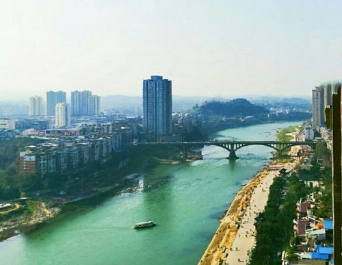 白云湖,龙江湖,白云峡,九龙峡,圣灵山溶洞等自然风景区资源丰富.