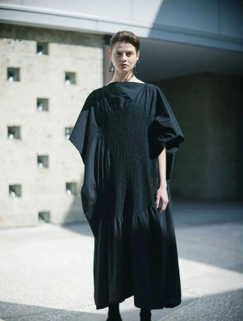 服装设计|日本名师还原三宅一生的经典褶皱工艺教程!