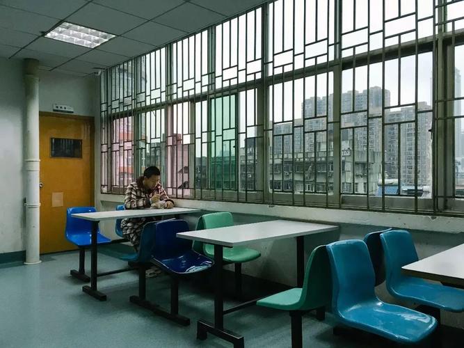 刚从六角亭精神病院出来,震撼我的不是疯子而是抑郁症