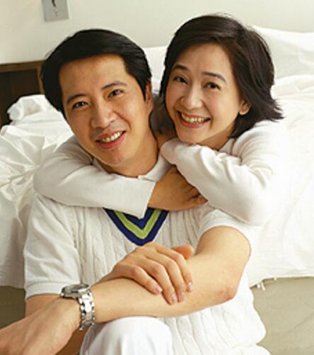 曾为生儿子怀孕7次,宫颈癌使得梦碎,如今女儿跻身一线