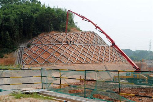 惠州道路边坡绿化支护施工队,边坡柔性防护整体解决方案提供商