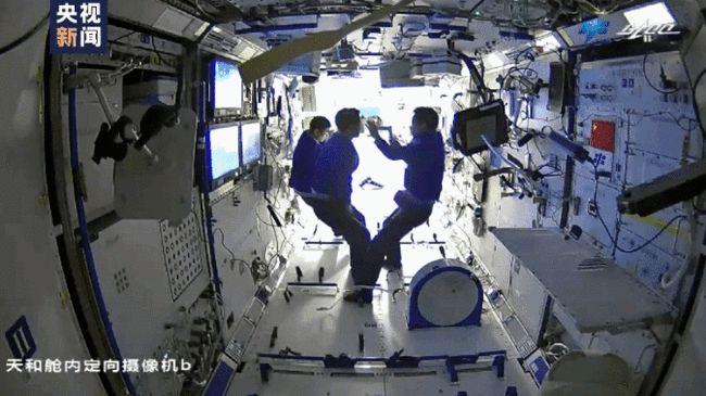 差点忘了太空还有三个中国人出差三人组还好吗最新一季剧透来啦