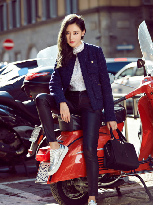 张天爱牛仔皮裤街头耍酷 这完全是另一种时尚好么