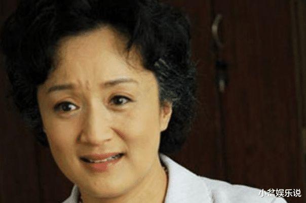 经常演婆婆妈妈的杨昆也是一个风趣幽默的人演技很精湛