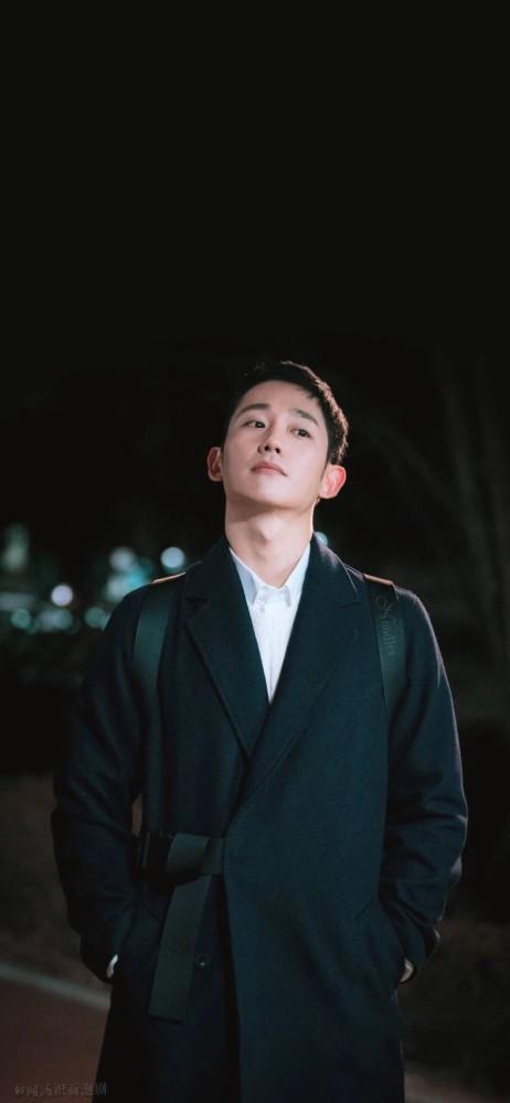 2014年2月通过浪漫爱情剧《百年的新娘》出道.