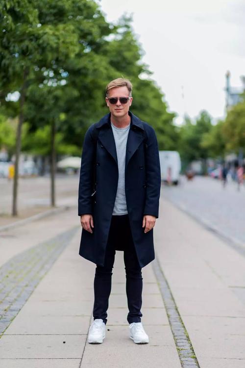 穿好风衣,"短腿星人"也有玉树临风的权利