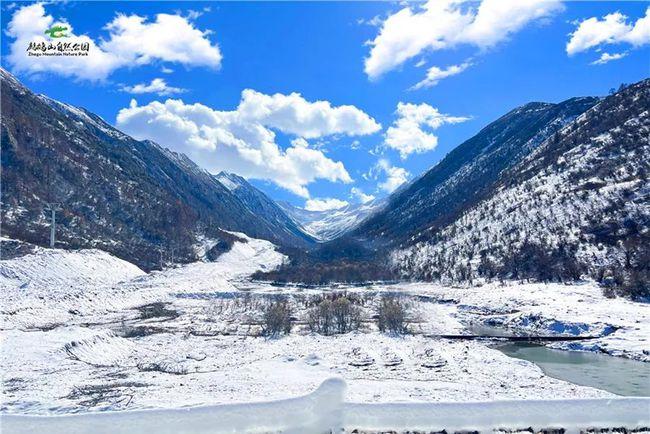 【鹧鸪山滑雪·电话预约】仅188元即享2大1小鹧鸪山门票 1小时滑雪票!