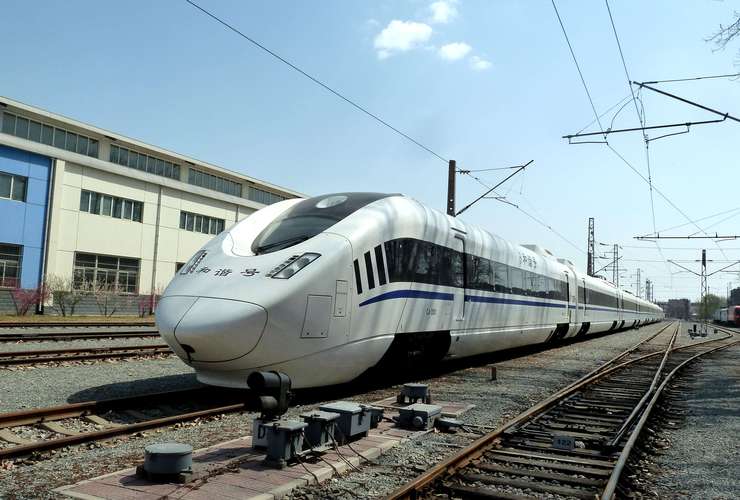 中国北车cj-2型城际动车组通过环线试验