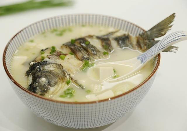 椒盐鲫鱼汤