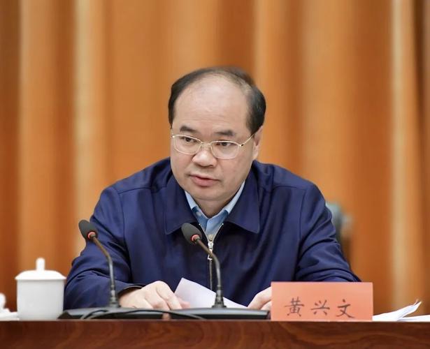 黔西南州新型工业化新型城镇化农业现代化旅游产业化工作推进会召开