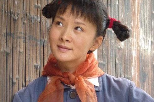 辣妈谢兰出演《古村女人》称虐心费感情(图)