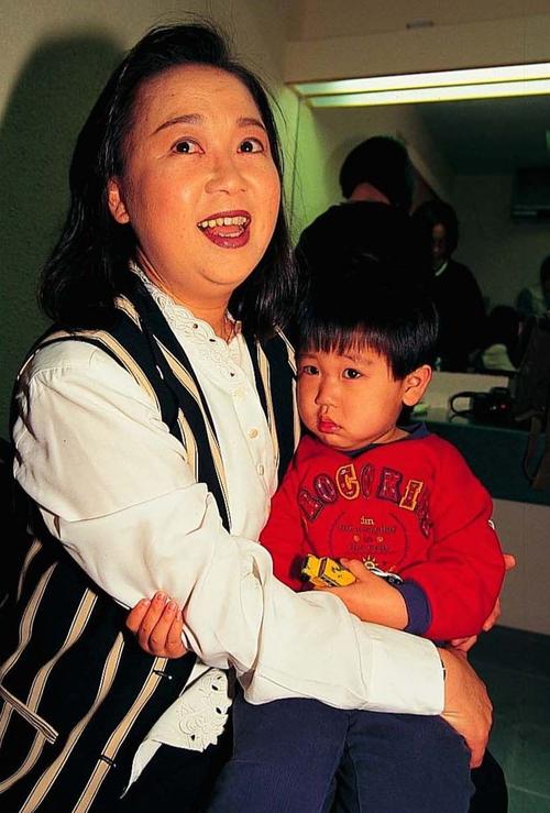 艺人朱咪咪:"二妹姐"成经典角色,66岁仍为儿子打拼