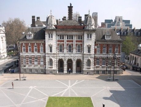 伦敦艺术大学