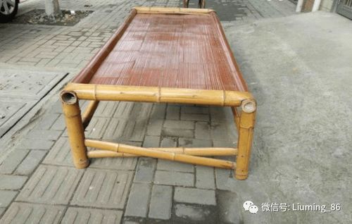 八九十年代南方的农村,有一种乘凉叫"睡竹床",现在很难见了