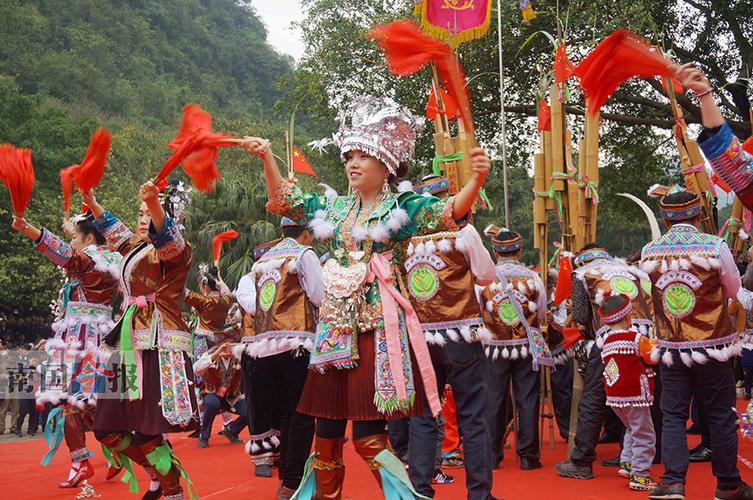 "壮族三月三"柳州无处不飞歌 民族风情惹人醉