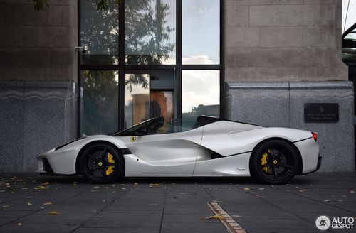 ferrari laferrari aperta
