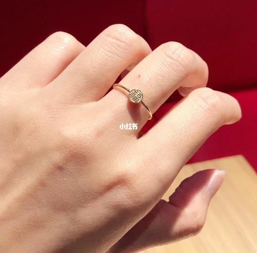 运转戒指97一面福字_周大福怎么样_戒指_项链_18k金_搭配_时尚_配饰