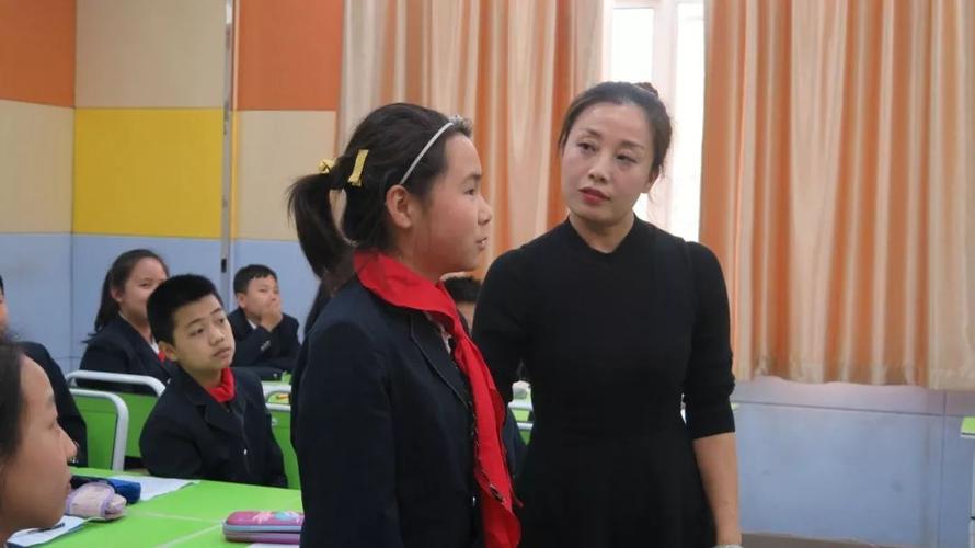 延安富县城关小学宋文静老师执教五年级语文《临死前的严监生》.