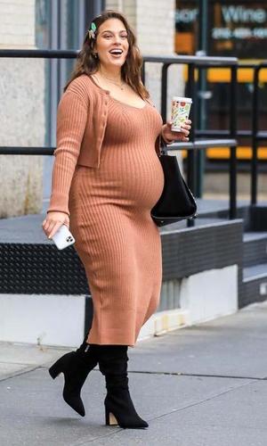 阿什利·格雷厄姆孕照曝光,超200斤大码超模,大吨位模特