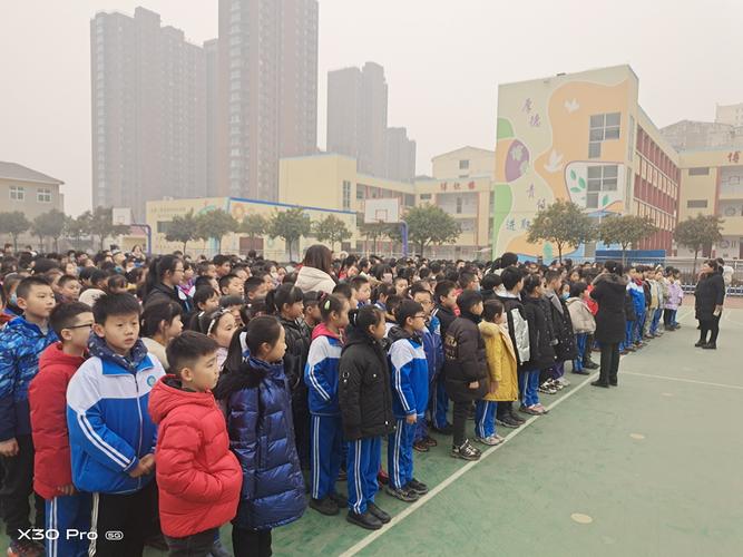 重教育,守秩序!——武安市光明小学开展防踩踏安全演练