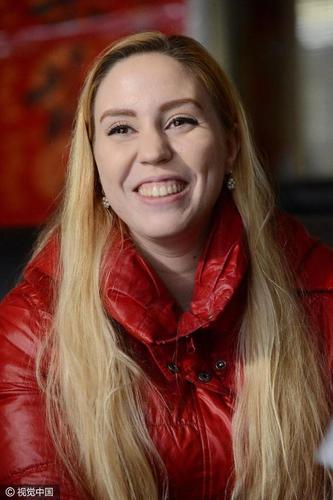 不图车和房 哈佛大学美女嫁给中国保安小伙