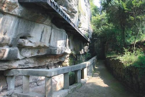广元旅游景点之寻乐书岩一个以洞之厅堂为主体的洞群