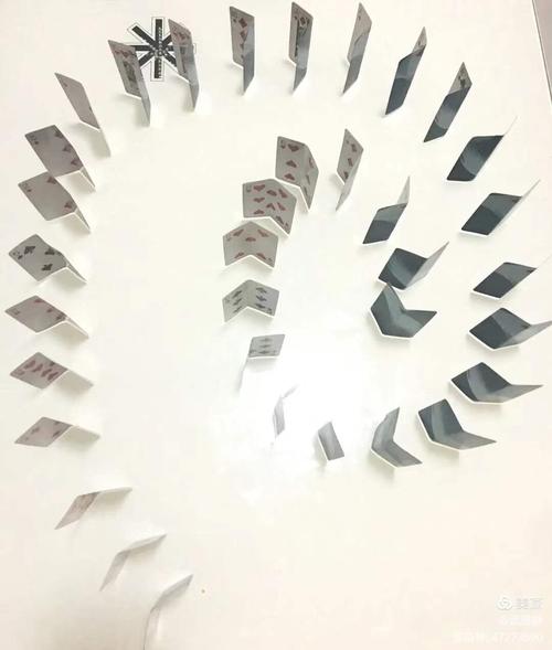 其它 建构游戏:不一样的扑克牌 写美篇 怎样才能让扑克牌更稳定呢?