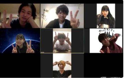 其实假面骑士零一剧组在四月份就已经开始停止拍摄了,各个演员也不能