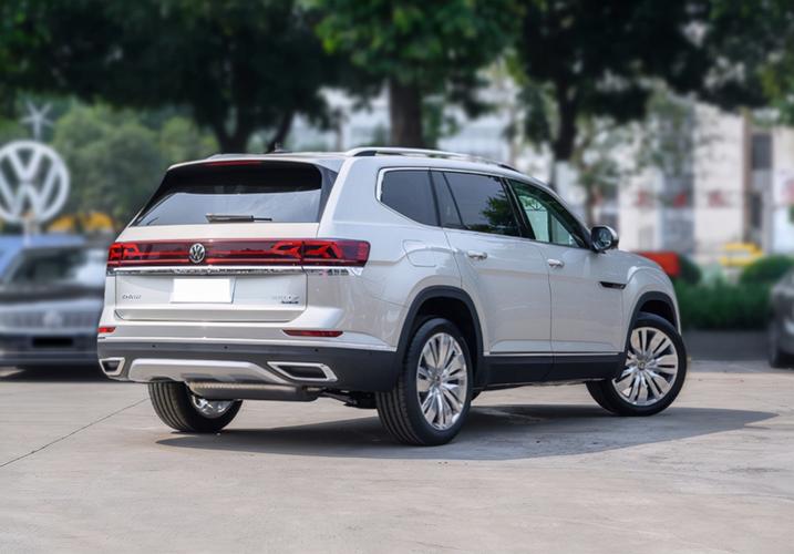 大众造的"大suv",车长5米,扶手箱可放10瓶水,配ea888发动机