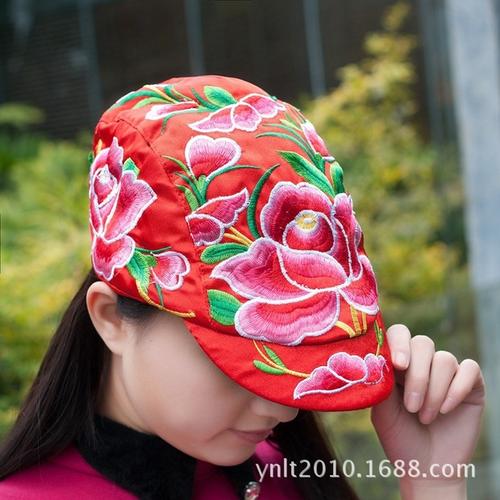 云南特色绣花帽 杨丽萍同款 荷花女式绣花鸭舌帽 民族风绣花帽子图片