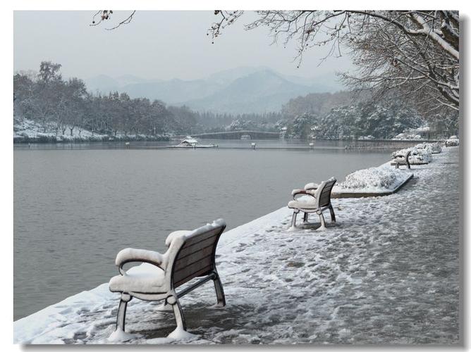 杭州下雪的第二天早上.难得的雪西湖景观.