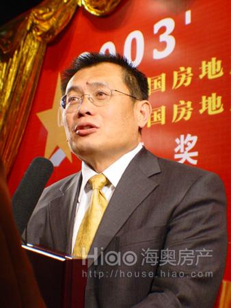 1954年11月出生于山东青岛,mba决策管理硕士,工程技术研究员,现任青岛