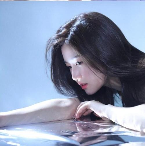 ins贩卖阳光女生头像