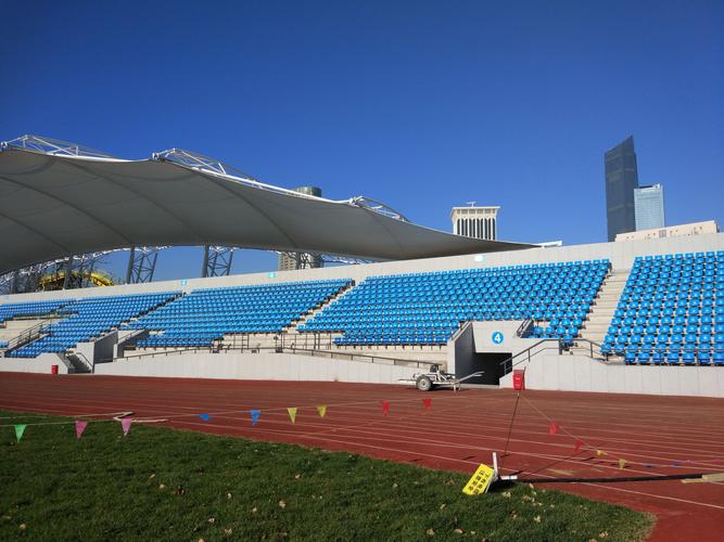 首页 工程案例 pc > 火车头体育场预制混凝土看台板