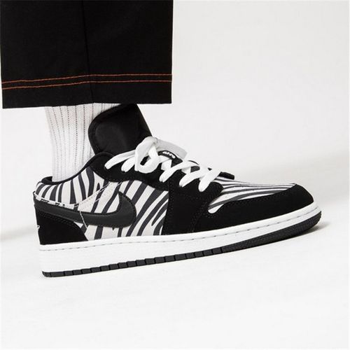 耐克女鞋nike air jordan 1 aj1低帮斑马纹黑白翻毛皮