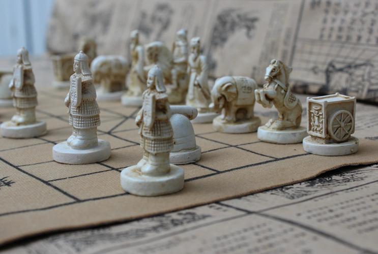 复古立体中国象棋pu皮革棋盘树脂兵马俑中国象棋人物棋子亲子礼物