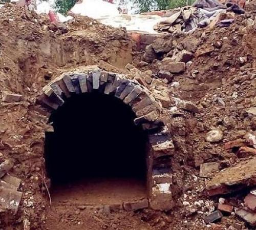 江苏炸山采石意外炸出西汉古墓出土文物奇珍异宝数不胜数