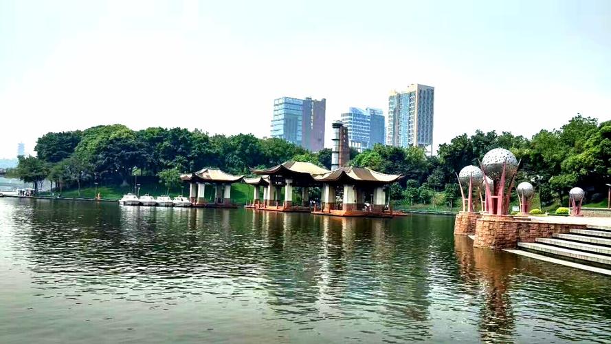 南海桂城的千灯湖是我比较喜欢的公园,今天分享平时在公园拍到千灯湖