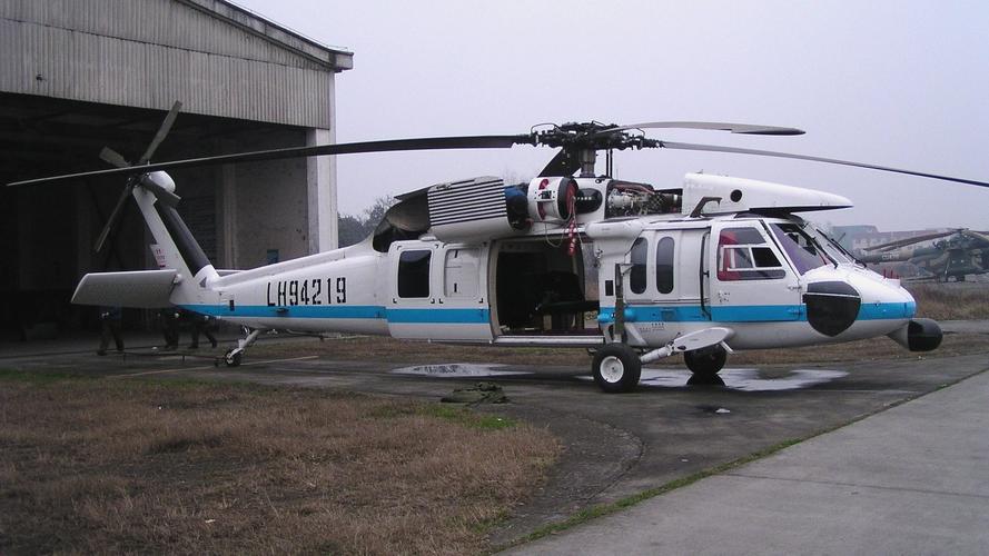 陆军航空兵装备的黑鹰通用直升机