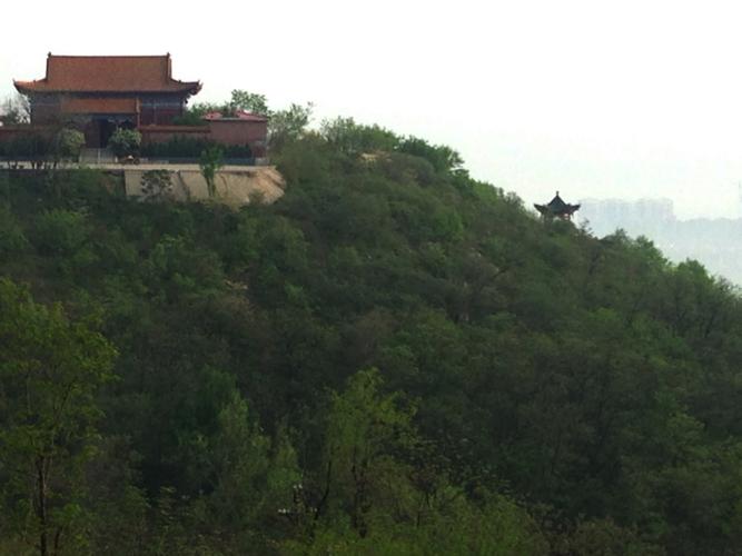 手机拍摄一一小城确山之盘龙山.