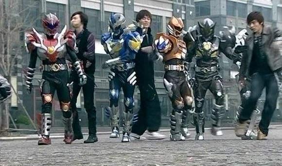 铠甲勇士:一副铠甲能被两人召唤,但美真却没有采用