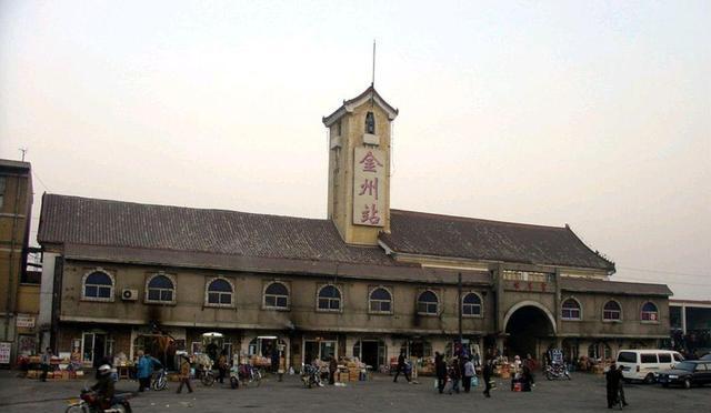 辽宁这座火车站历史悠久,有110多年历史,曾被沈腾拍进