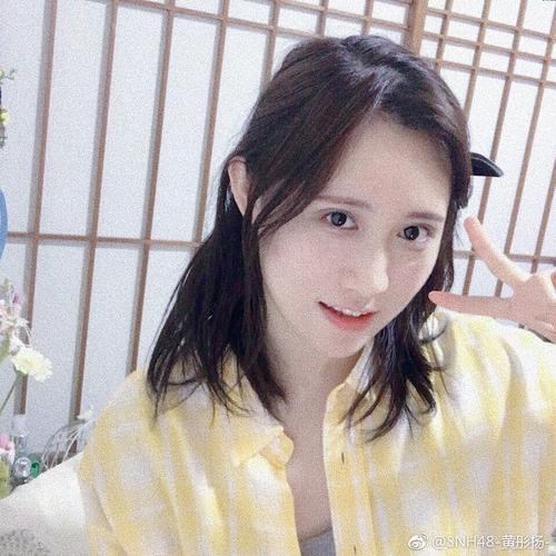 snh48-黄彤扬- 在家涂涂画画的一天 为了不让你们发现我穿了同一件
